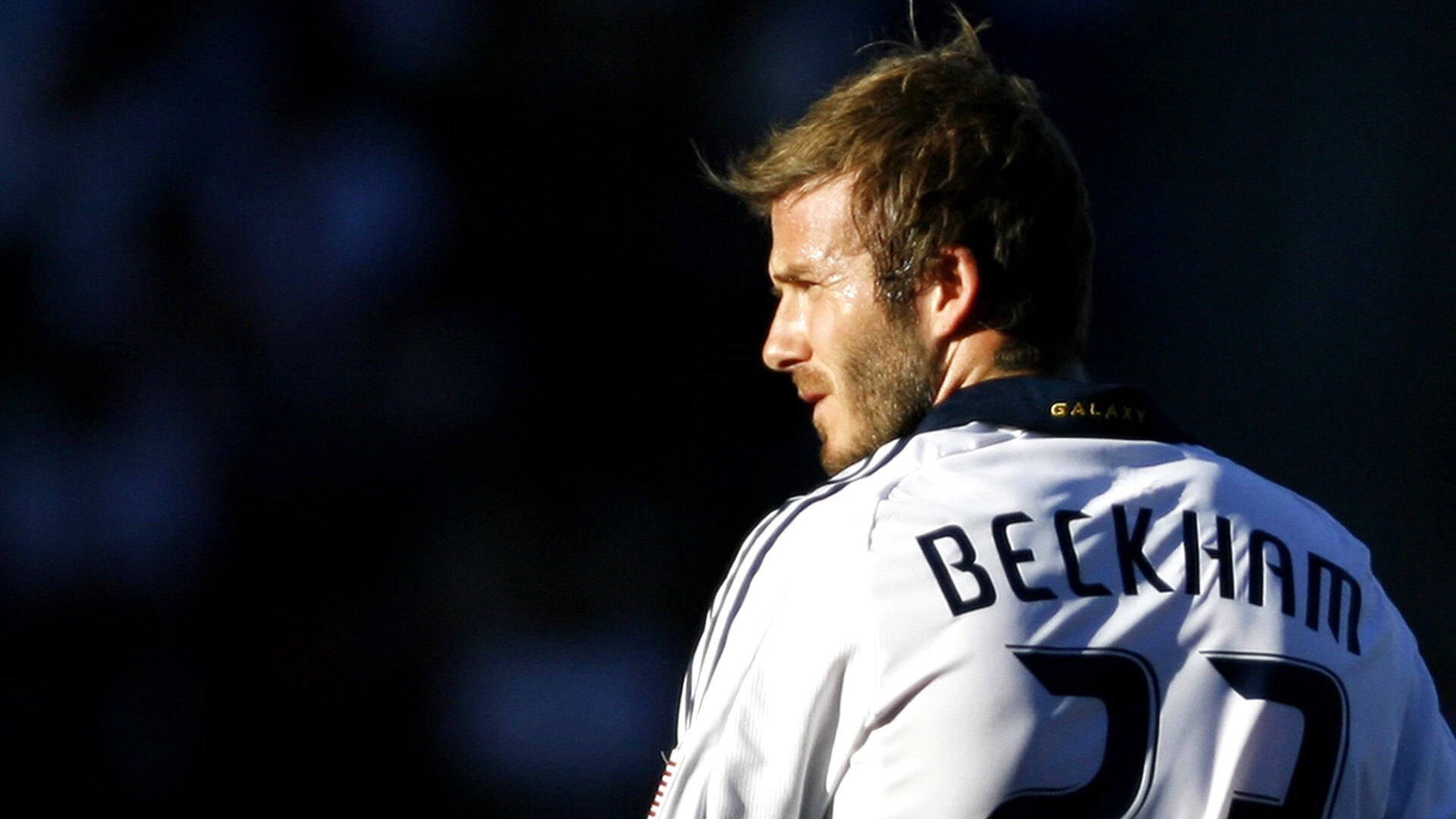 DB电竞-湖人制霸深圳队,德罗赞数据全面爆炸,一场跨越时空的篮球对话