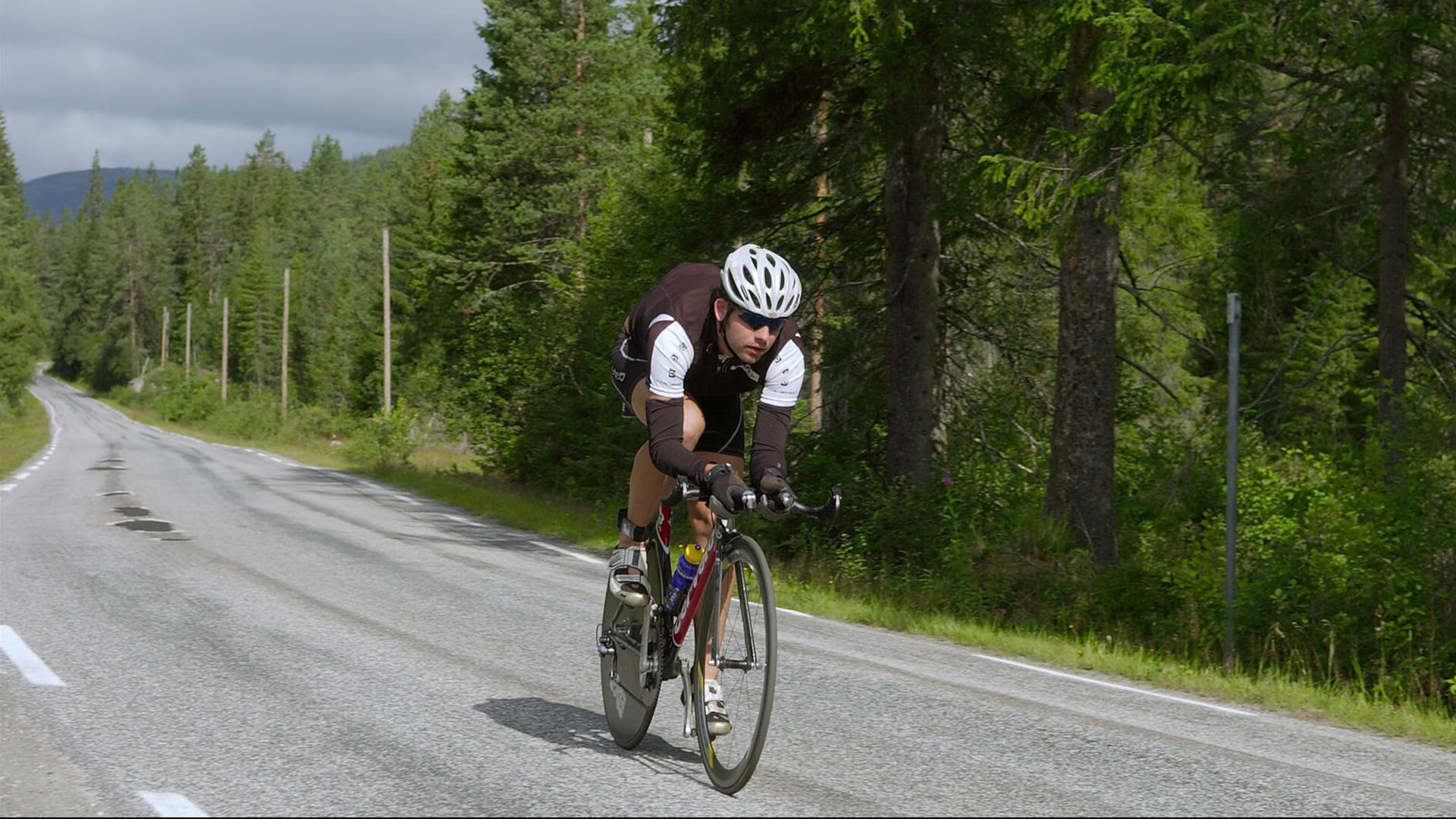 若日尼奥的稳定时钟，解码澳大利亚对阵厄瓜多尔背后的中场控制力